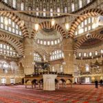 Edirne Selimiye Camisine Ramazan Mahyası Asıldı