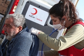kizilay-mobil-saglik-araclari-ilk-gun-600-depremzedeye-ulasti.jpg
