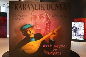 bu-dunyadan-asik-veysel-gecti-asik-veysel-veysel-gider-adi-kalir-sergisi-akmde-acildi.jpg