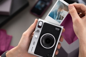 fujifilm-instaxin-yeni-modelleri-anneler-gununun-favori-hediyesi-olacak.jpg