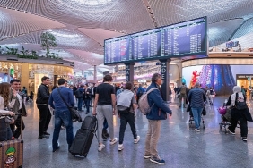 iga-istanbul-havalimaninda-bayram-mesaisi-5-bin-601-ucus-824-bin-yolcu.jpg