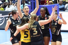 kupa-voleyde-sampiyon-vakifbank.jpg