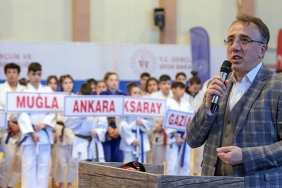 nevsehir-belediye-baskani-dr-mehmet-savran-okul-sporlari-judo-yildizlar-kiz-erkek-turkiye-birinciligi-musabakalari-acilis-torenine-katildi.jpg