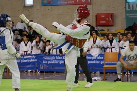 senlik-coskusu-taekwondo-ve-tenisle-basladi.jpg
