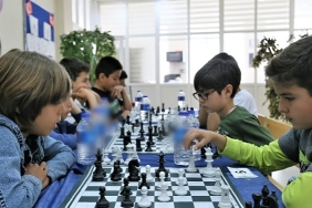 aydin-buyuksehir-belediyesinin-satranc-turnuvasina-yogun-ilgi.jpg