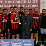 golcuk-belediyesi-22-geleneksel-futbol-soleninde-korfez-arenayi-3-0-yenen-azat-insaat-sampiyon-oldu.jpg