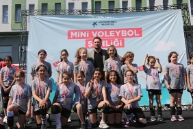 kucukcekmecedeki-voleybol-senliginde-500-sporcu-mucadele-etti.jpg