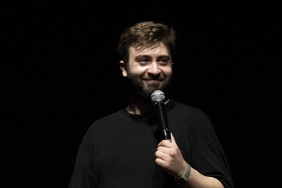 baturay-ozdemir-biraz-daha-stand-up-gosterisi-ile-haziran-ayi-boyunca-sahnede.jpg