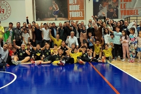 buyuksehir-belediyespor-basketbolda-alt-yas-kategorilerinde-iki-sampiyonluk-birden-kazandi.jpg
