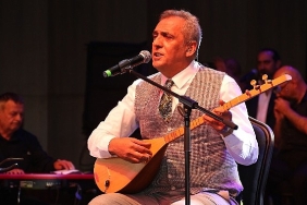 asik-veyselin-turkuleri-yavuz-bingol-tarafindan-kocaelide-seslendirildi.jpg