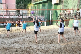 plaj-voleybol-turnuvasi-basliyor.jpg