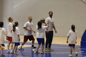 umuda-basket-veteran-basketbol-turnuvasi-ile-272-tegvli-cocugun-egitimine-destek-saglandi.jpg