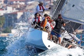 11-tayk-eker-olympos-regatta-yelken-yarisinda-tirilye-koy-ici-etabinin-grup-liderleri-belli-oldu.jpg