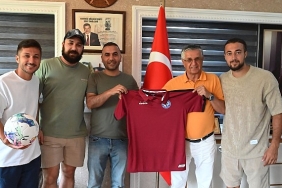 kemer-belediyesinden-ilcenin-futbol-takimlarina-malzeme-destegi.jpg