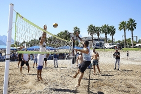 antalya-buyuksehirden-plaj-voleybolu-turnuvasi.jpg