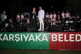 karsiyakalilar-acik-havada-muzik-soleni-yasadi.jpg