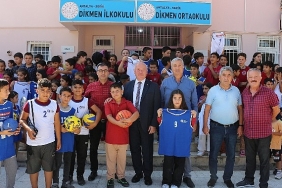 antalya-buyuksehirden-serik-dikmen-ilkokuluna-spor-malzemesi-destegi.jpg