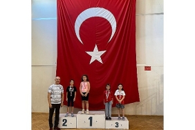badmintonda-bayrakli-farki.jpg