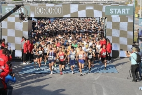 binlerce-sporcu-2-uluslararasi-konya-yari-maratonunda-iyilik-icin-kostu.jpg