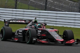 cem-bolukbasi-cumhuriyetin-100uncu-yilinda-super-formula-final-yarisina-cikacak.jpg