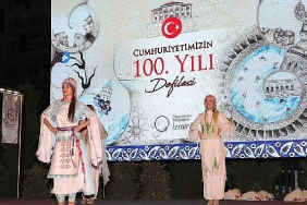 cumhuriyetimizin-100-yili-defilesi.jpg