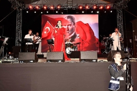 cumhuriyetin-100-yili-yonca-lodi-konseri-ile-buyuk-bir-cosku-ile-kutlandi.jpg