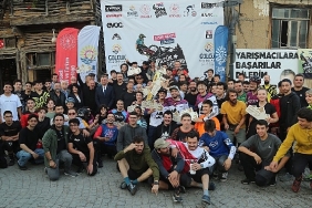 dag-bisikleti-downhill-cup-golcukte-buyuk-heyecana-sahne-oldu.jpg
