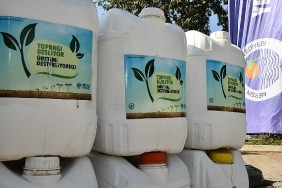 yenisehir-belediyesinden-ureticilere-organik-solucan-gubresi.jpg