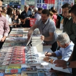 13-antalya-kitap-fuari-kapilarini-aciyor.jpg