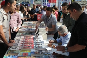 13-antalya-kitap-fuari-kapilarini-aciyor.jpg