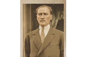 eu-iletisim-fakultesinden-ataturk-portreleri-fotograf-sergisi.jpg