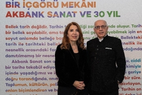 akbank-sanattan-30-yila-ozel-sergi.jpg