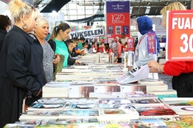 antalyalilar-kitap-fuarindan-memnun.jpg