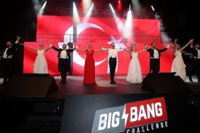 cesurlarin-sahnesi-big-bang-startup-challenge-sahne-oldugu-sovlarla-da-ilgi-odagi-oldu.jpg