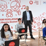 turkiye-vodofone-vakfindan-16-yilda-15-milyar-tllik-sosyal-katki.jpg