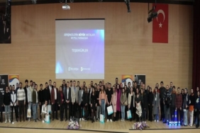 Hatalardan Ders Almak: Girişimcilik Etkinliğinde İlham Veren Sunumlar ve Deneyim Paylaşımları