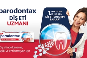 parodontaxin-yeni-reklam-kampanyasinin-yuzu-demet-akbag-oldu.jpg