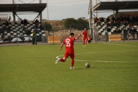 burhaniye-belediyespor-2-yariya-galibiyetle-basladi.jpg