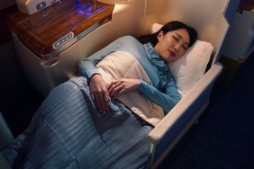 emirates-business-class-yolcularini-uzun-ucuslarda-daha-rahat-ettirecek-yeni-ucak-ici-kiyafet-setini-tanitti.jpg