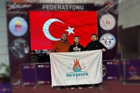 nevsehir-belediyesi-genclik-ve-spor-kulubu-halter-takimi-sporcularindan-ismail-yetis-turkiye-ikincisi-oldu.jpg