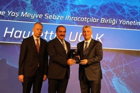 turkiyenin-en-iyi-ur-ge-projesine-egeli-yas-meyve-sebze-ihracatcilari-imza-atti.jpg