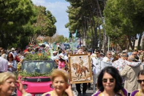 13-alacati-ot-festivali-milyonlari-agirladi.jpg