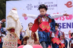 aydin-buyuksehir-belediyesinin-cocuk-gelisim-merkezlerinde-turkiye-buyuk-millet-meclisinin-kurulusunun-104-yil-donumu-ve-ulusal-egemenlik-ve-cocuk-bayrami-coskuyla-kutlandi.jpg