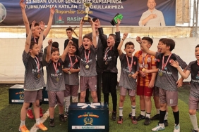 nevsehir-belediyesi-tarafindan-duzenlenen-ilkokullar-arasi-23-nisan-hali-saha-futbol-turnuvasinda-sampiyon-necip-fazil-kisakurek-ilkokulu-oldu.jpg