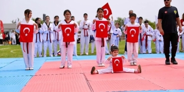 19-mayis-ataturku-anma-genclik-ve-spor-bayrami-didimde-torenlerle-kutlandi.jpg