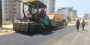 alanyada-alt-yapisi-tamamlanan-yerler-asfaltlaniyor.jpg
