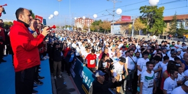 baskan-altay-tum-sporseverleri-konya-yari-maratonu-heyecanina-ortak-olmaya-davet-etti.jpg