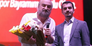 cankaya-belediyesi-19-mayis-ataturku-anma-genclik-ve-spor-bayraminin-105-yilini-cankaya-genclik-festivalini-volkan-konak-ve-pinhani-konserleriyle-taclandi.jpg