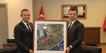 chp-genel-baskani-ozgur-ozel-ucuncu-kez-ibb-baskani-secilen-ekrem-imamogluna-tebrik-ziyaretinde-bulundu.jpg
