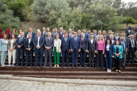 izmir-buyuksehir-belediye-baskani-dr-cemil-tugay-ilce-belediye-baskanlariyla-bir-araya-geldi.jpg